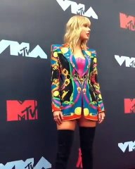 النجمات في حفل VMAS 2019 لم يقنعننا بأناقتهن.. إليك التفاصيل