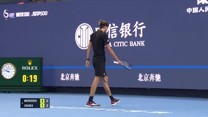 Medvedev dominates Zverev in Beijing