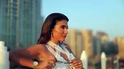 باولا الست تحتفل بالذكرى الأولى لعطرها الخاص!