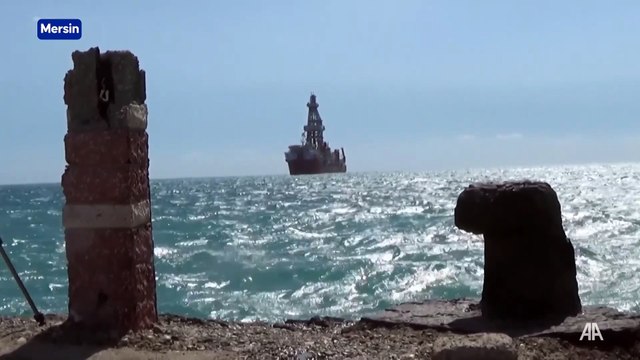 Enerji filosuna katılan iki yeni sondaj gemisinin ilki Mersin Taşucu Limanı'na ulaştı