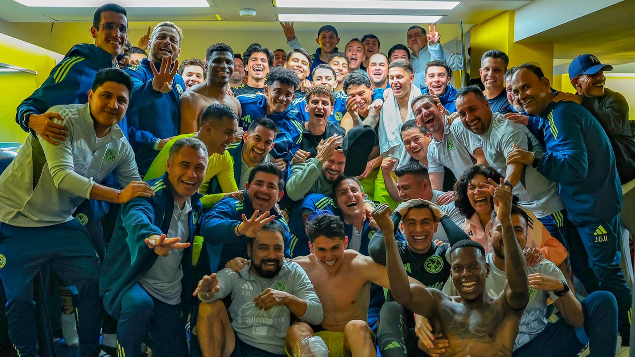 Fiesta del América en el vestidor tras la goleada a Pumas