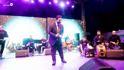 ملحم زين يتوّج قصّة حب شاب وحبيبته على المسرح!