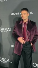 @edwestwick arrive au défilé @lorealparis 👀 #lorealparis #fw #chuckbass #gossipgirl #voicistyle #edwestwick 📸 @floriane_rnd et @sarahpolak_