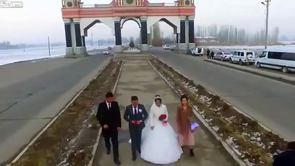 بالفيديو:حادثة غريبة أثناء حفل الزفاف صوَرتها طائرة درون