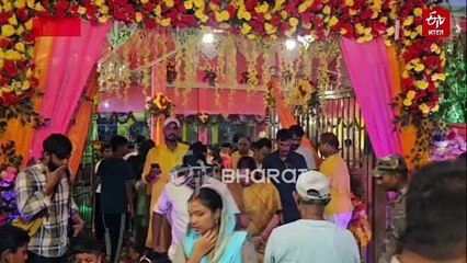 दुर्गा पूजा पंडालों के पट खुलते ही पंडालों में श्रद्धालुओं की उमड़ी भीड़, अन्नपूर्णा देवी और विधायक नीरा यादव ने कई पूजा पंडालों का किया निरीक्षण