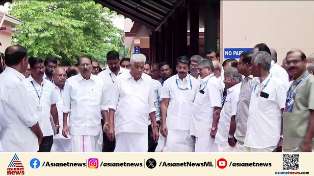 സുകുമാരൻ നായരെ അനുനയിപ്പിക്കാൻ കോൺഗ്രസ്; അതൃപ്തി പ്രകടമാക്കി സുകുമാരൻ നായർ