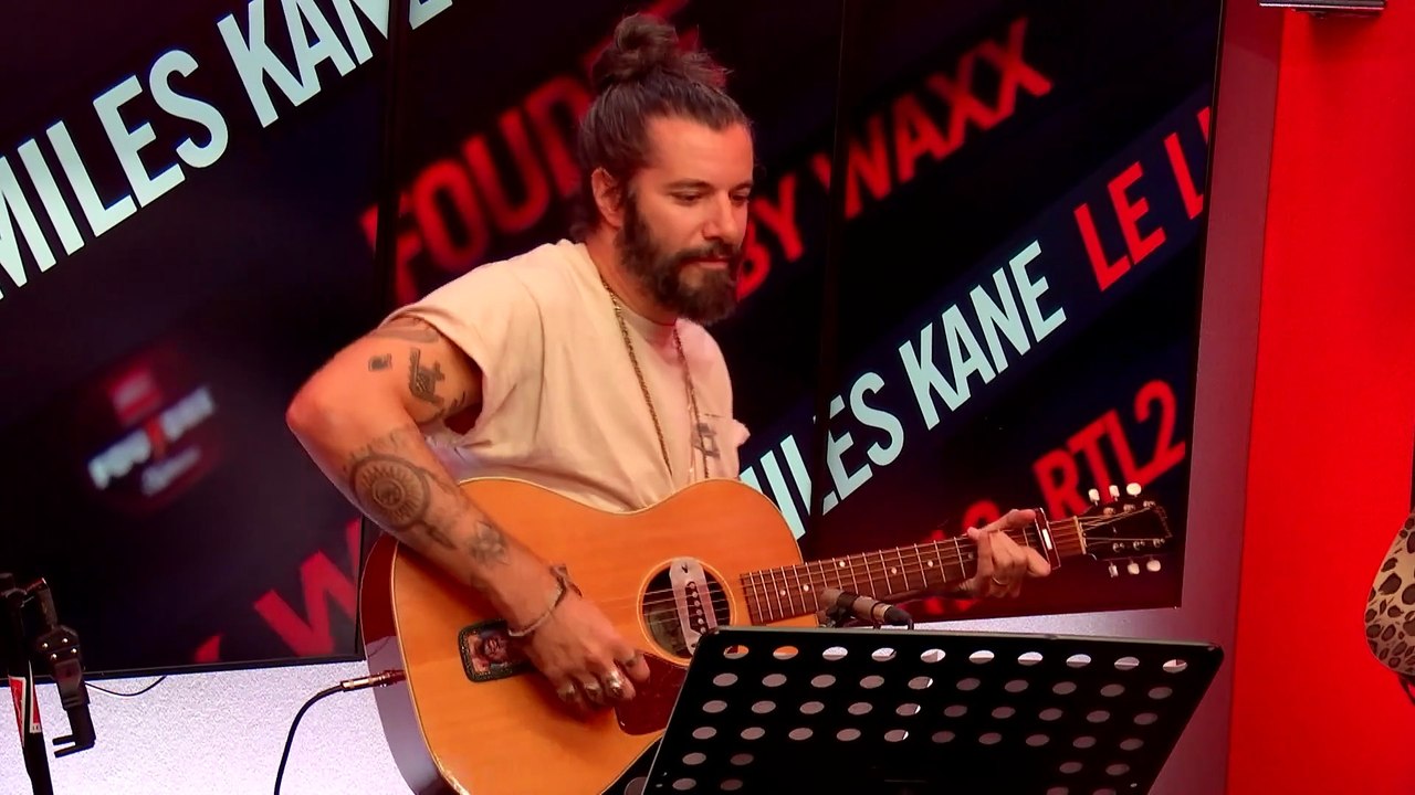 Miles Kane & Waxx interprètent "Love is Cruel" en live dans Foudre