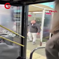 Tartışma sonrası şoför otobüsten inip sigara içti, yolcular onu bekledi