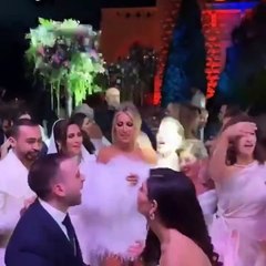 هل تجرئين على اعتماد الريش الأبيض كما فعلت مايا دياب؟