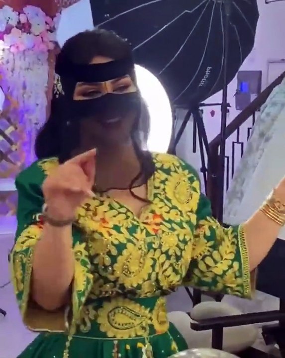 حليمة بولند تنفي علاقتها بهذا الفيديو