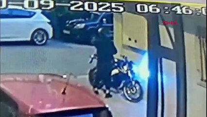 Yine bir motosikletli saldırı: 27 yaşındaki genç evinin önünde 5 kurşunla öldürüldü
