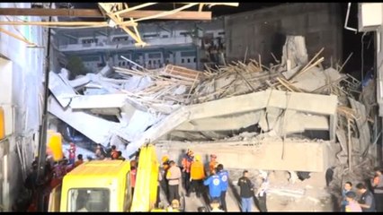 Crolla una scuola in Indonesia, "voci sotto le macerie"