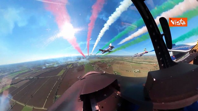 Balloon Cup a Piacenza, il volo acrobatico a bordo delle Frecce Tricolori