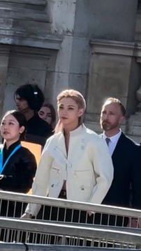 @yong.lixx de @realstraykids arrive au défilé @louisvuitton ! #voicistyle #pfw #felix #straykids #louisvuitton 📸 @floriane_rnd et @sarahpolak_