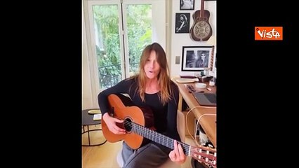 "Posso suonarti una canzone amore mio?" Carla Bruni dedica "Let it Be" al marito Sarkozy
