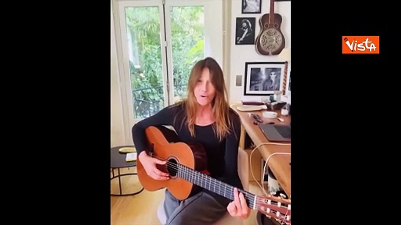"Posso suonarti una canzone amore mio?" Carla Bruni dedica "Let it Be" al marito Sarkozy