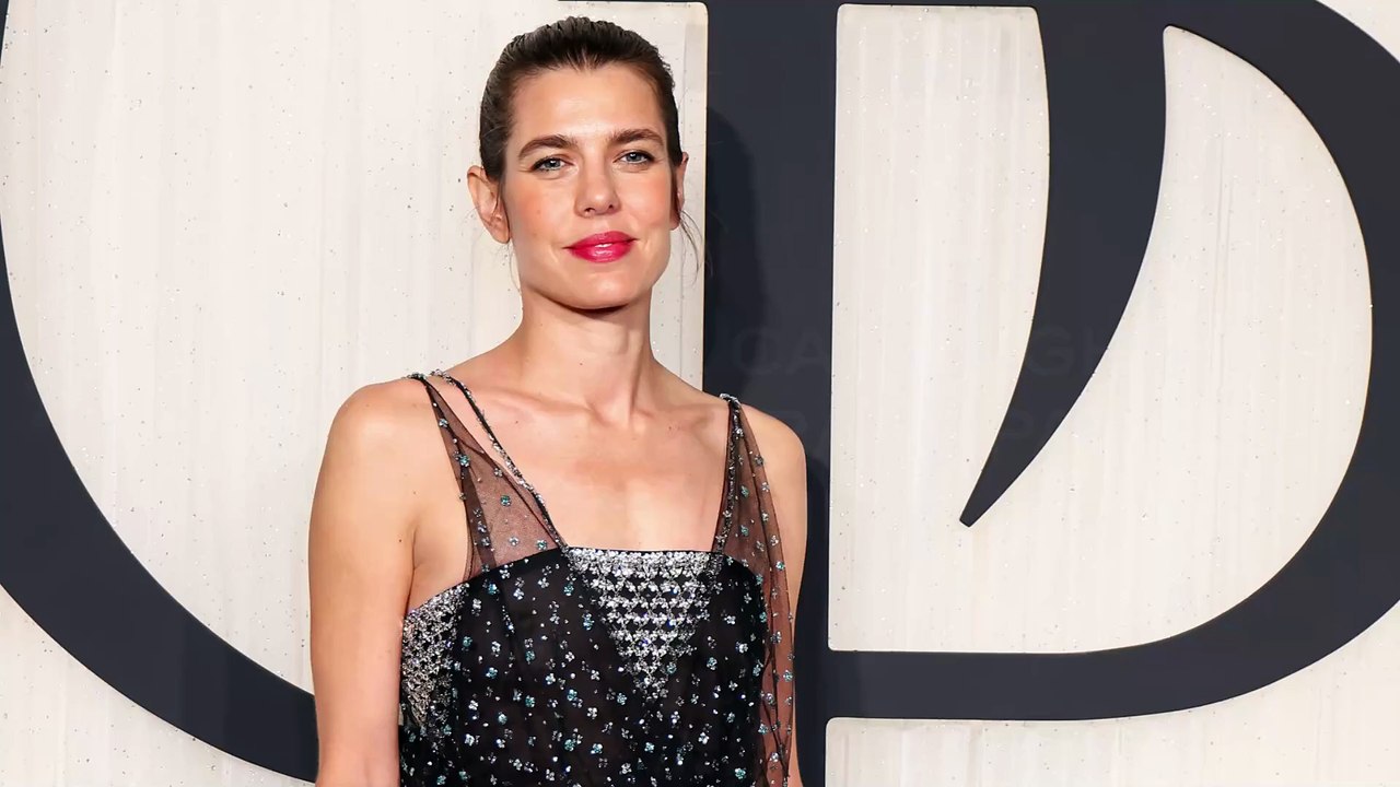 Charlotte Casiraghi in Chanel all’Opéra di Parigi. Forse l'ultima volta che la vediamo così