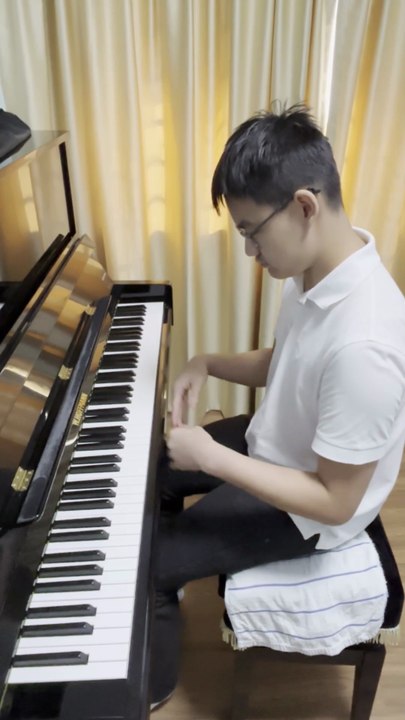 Gabriel Koh Wei Le performing Danny Boy arranged by Nikki Iles for Singapore International Music Competition