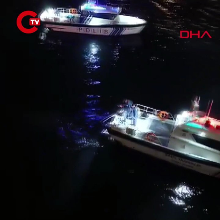 Haliç Köprüsü'nde intihar girişimi: 2 kişi denize atladı