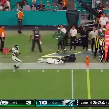 [Imágenes fuertes] Escalofriante lesión de un jugador de la NFL en pleno partido