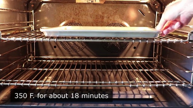 How to Make Halloween Pumpkin Whoopie Pies