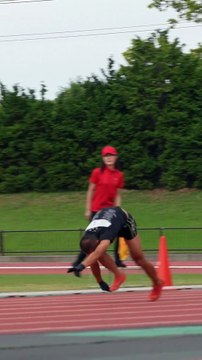 🇯🇵 INSOLITE | Un japonais de 22 ans a battu le record du monde du 100 m… à quatre pattes ! Il a réalisé un temps de 14,55 secondes.