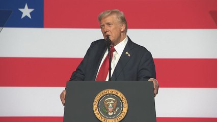 Trump’s Rare Address to Top Military Ends with Weak Applause, Music Drowns Out Room