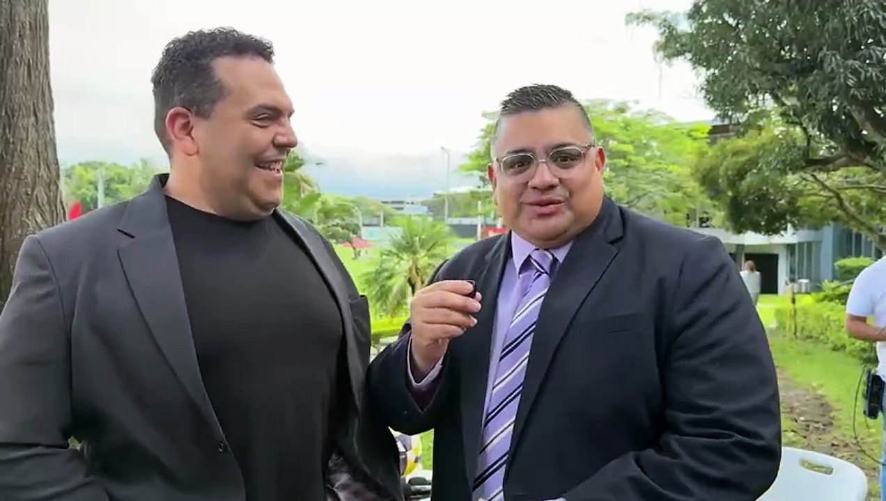 ext-pablo-guzmán-christian-sandoval-se-unen-para-entrevistar-al-piojo-300925