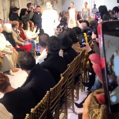 براندون ماكسويل يترجم قضية والدته بأزياءٍ قوية وصلبة لخريف وشتاء 2019