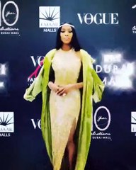 ناعومي كامبل تختار الذهبي والمخمل لاحتفالية دبي مول