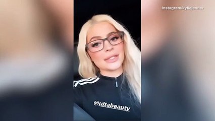 مستحضرات كايلي جينر: من الإنترنت إلى المتجر