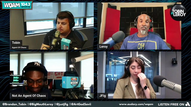 Tyreek Hill out of season with torn multiple ligaments, dislocated knee & ACL