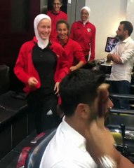 اضغطي لمشاهدة الفيديو.. موقف مُحرِج لحسن الردّاد بصالون الحلاقة
