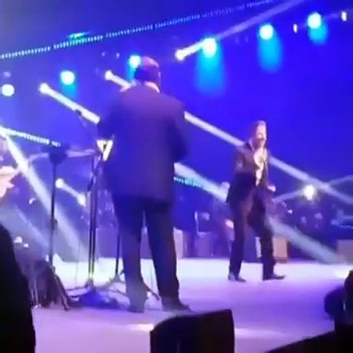 شاهدي.. "السيلفي" يضع وائل كفوري في موقف مُحرِج