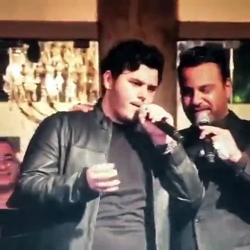 شاهدي.. عاصي الحلاني يشارك ابنه غناء الموال