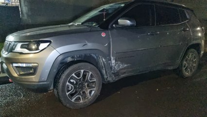 Batida entre Gol e Jeep deixa mulher ferida na Av. Brasil