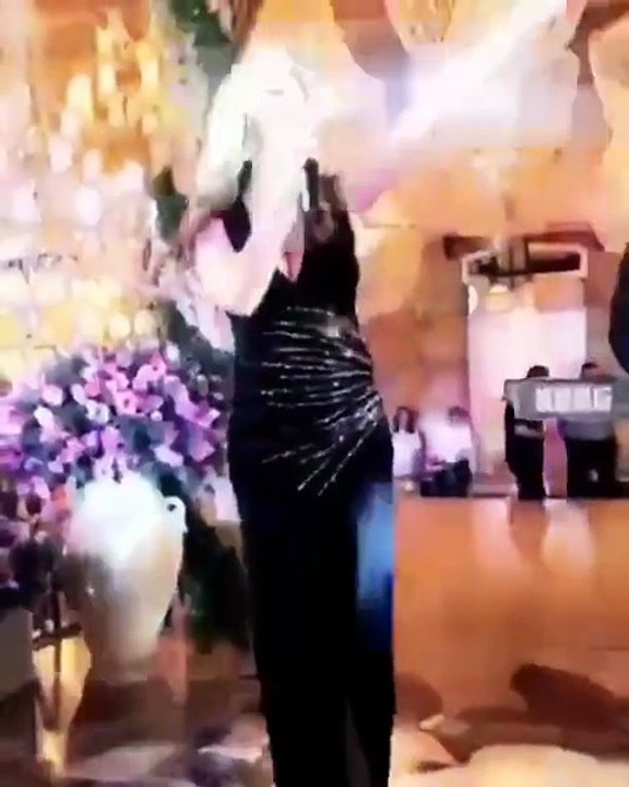 بالفيديو: نانسي عجرم تخطف الأنظار برشاقتها خلال الحمل