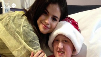 سيلينا جومبز تحتفل بالكريسماس داخل المستشفى