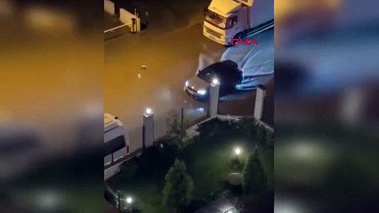 İstanbul'un yağmur hasreti sona erdi! Sokaklar göle döndü