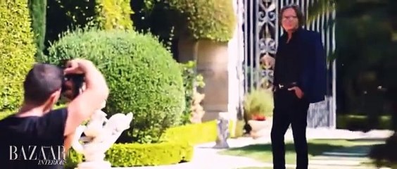 بالفيديو.. فخامة قصر محمد حديد والد عارضتي الأزياء جيجي وبيلا حديد يثير إبهار جمهورهما!