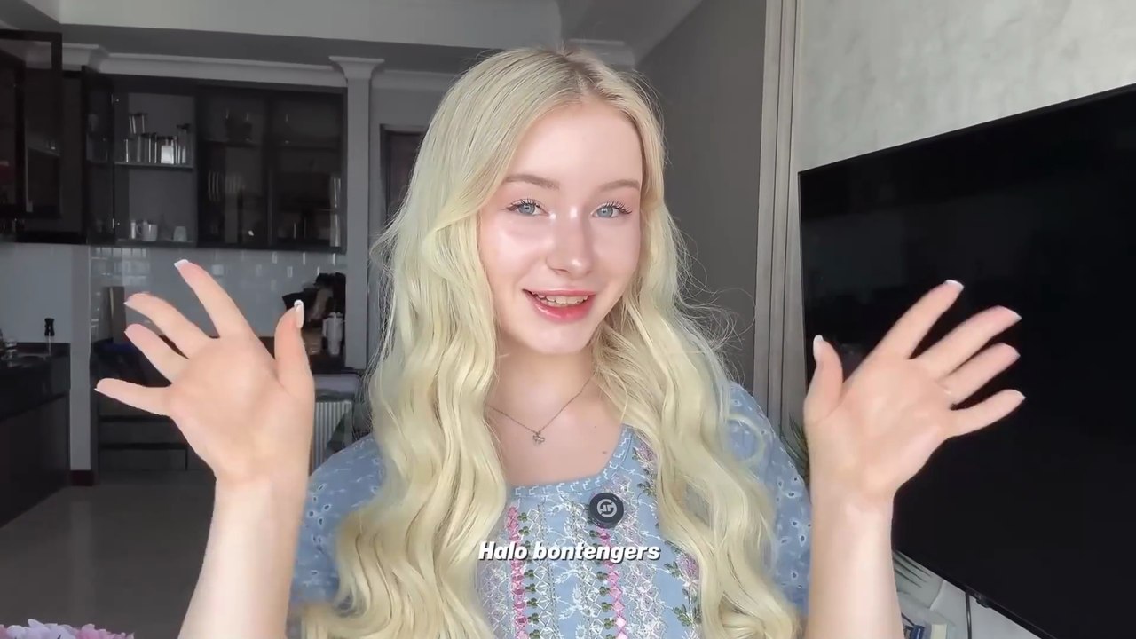 Foreign Barbie Donates to Orphanage | Food and Gift Distribution