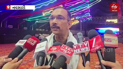 બંદોબસ્ત પછી "રમઝટ", નવસારી પોલીસ પરિવારો મોકળા મને ગરબે ઘૂમ્યા