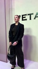 @helena_blly au photocall du défilé @etam 🥰 #pfw #voicistyle #helena #starc #etam 📸 @sarahpolak_ @et @floriane_rnd