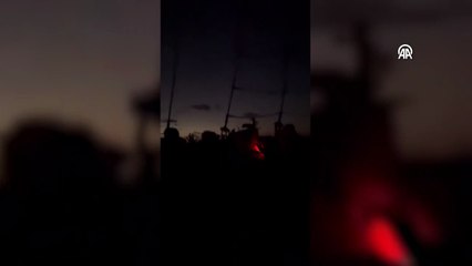 Gazze'nin 120 deniz mili sınırına yaklaşan filodaki bazı teknelere "kimliği belirsiz" gemiler yaklaştı