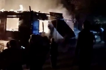 Bartın'da 2 katlı ahşap ev yandı