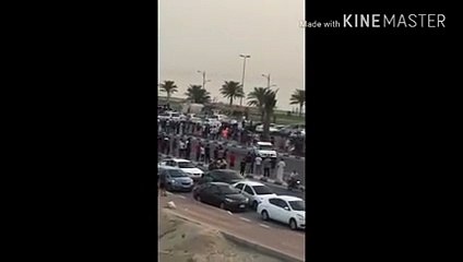 بالفيديو أحد المفحطين على كورنيش الغدير بالسعودية يدهس مواطن