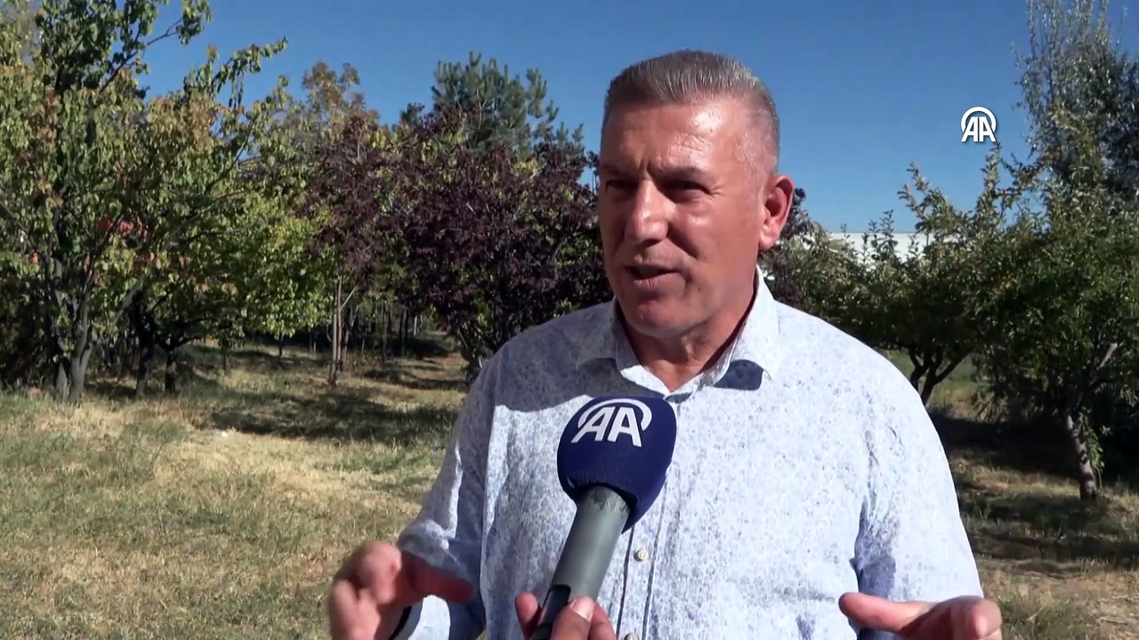 Erçek Gölü'nün kıyılarındaki çekilme arttı