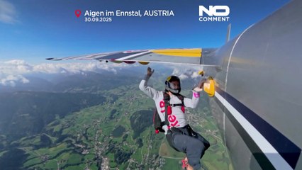 Un esloveno escala a 2.500 metros las alas de un planeador en movimiento