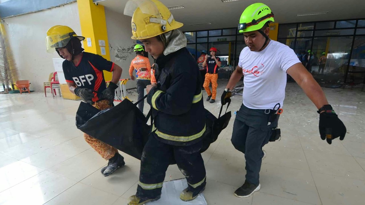 Viele Tote bei schwerem Erdbeben auf den Philippinen
