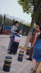 Street cleaner saved twins shocked CEO dad from six years ago - English Sub